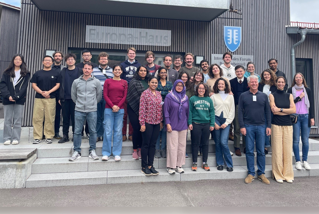 Scouting and integrating - CMS Awards for Karlsruhe doctoral researchers