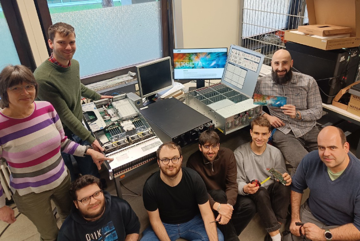 The Institutes for Theoretical Physics and Theoretical Particle Physics have put a new file server into operation, increasing efficiency and minimising downtime. This will enable, in particular, the institutes' younger members to carry out their cutting-e